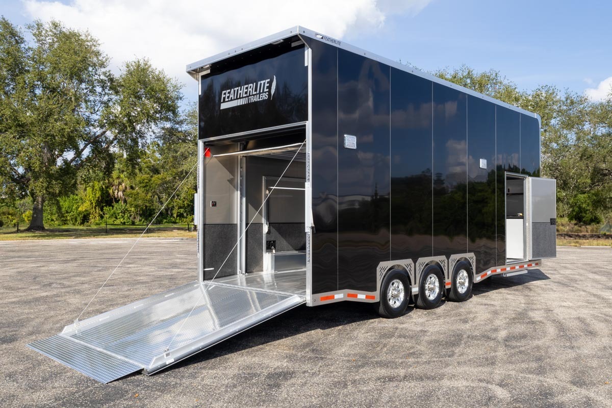 2026 Featherlite Trailers 4414 in bradenton FL