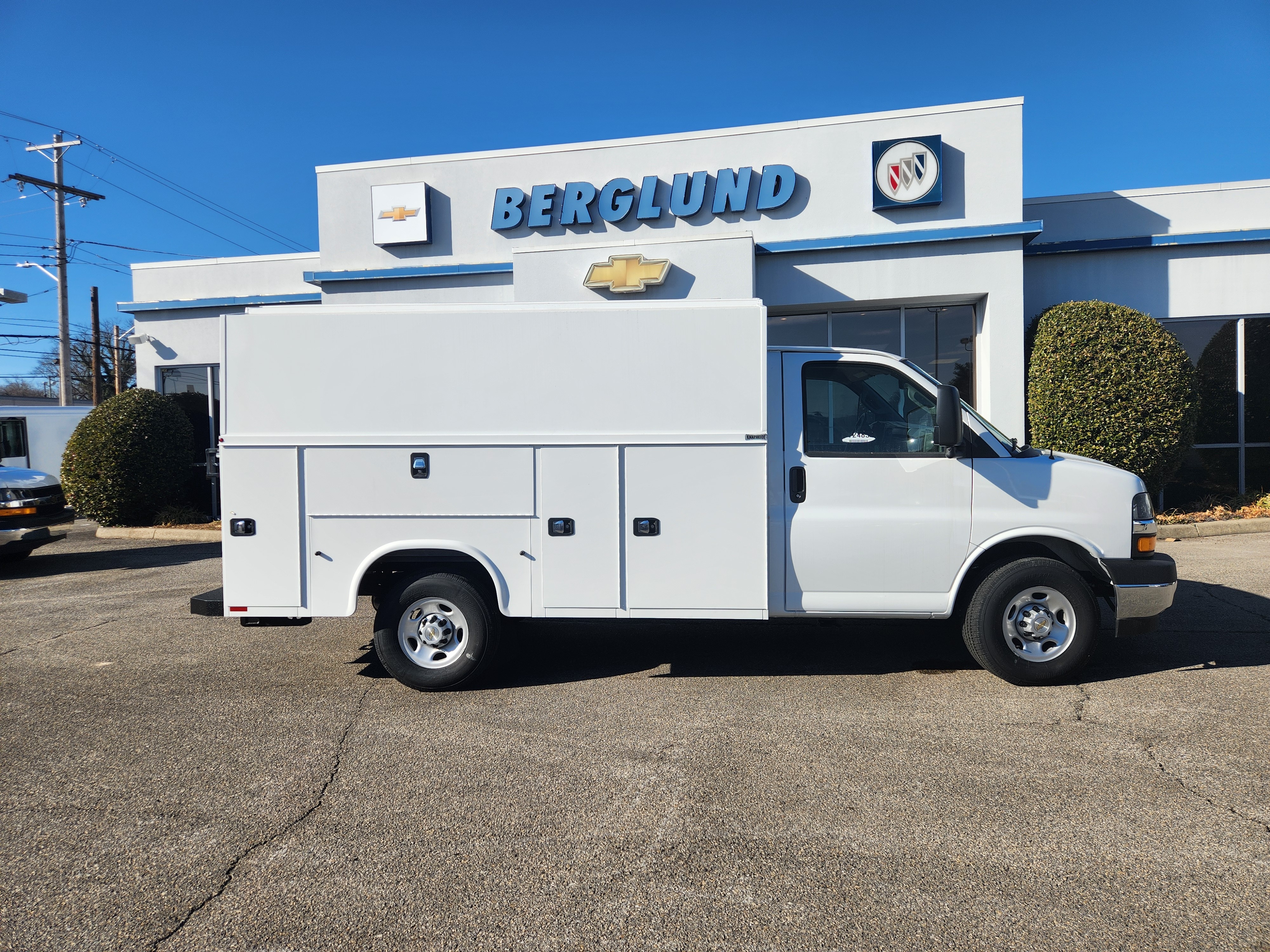 2025 CHEVROLET EXPRESS 3500 SRW MID-TOP ENCLOSED SERVICE BODY in Roanoke, VA