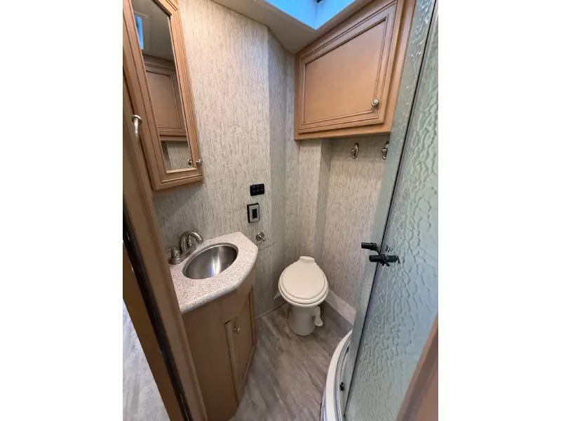 2018 NEWMAR BAY STAR SPORT 2702