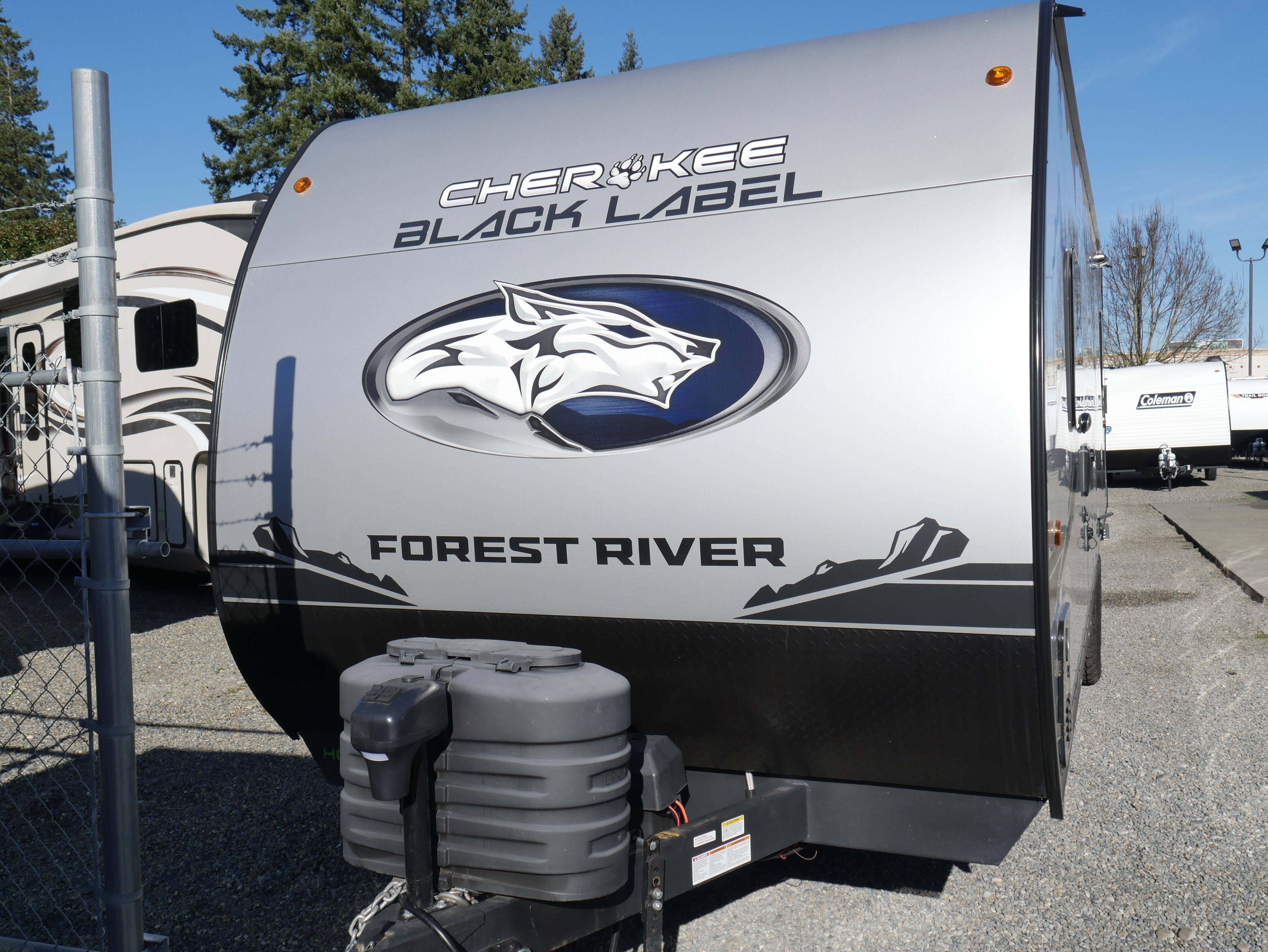 2025 Forest River CHEROKEE GREY WOLF BLACK LABEL 22RRBL in puyallup WA