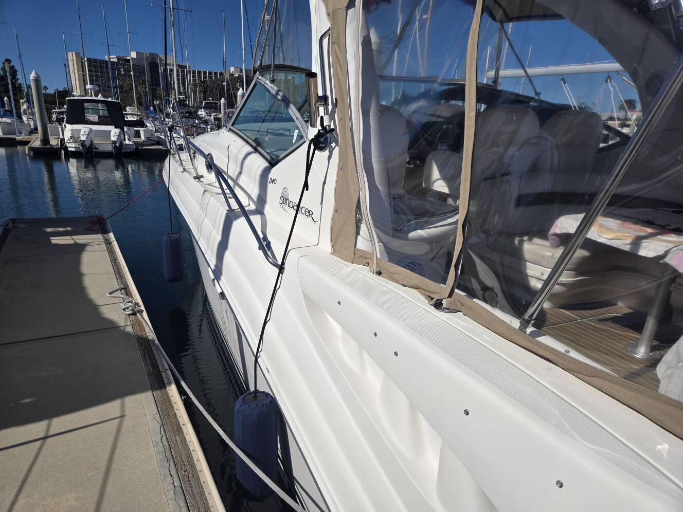 A photo of this 2004 Sea Ray 340 Sundancer