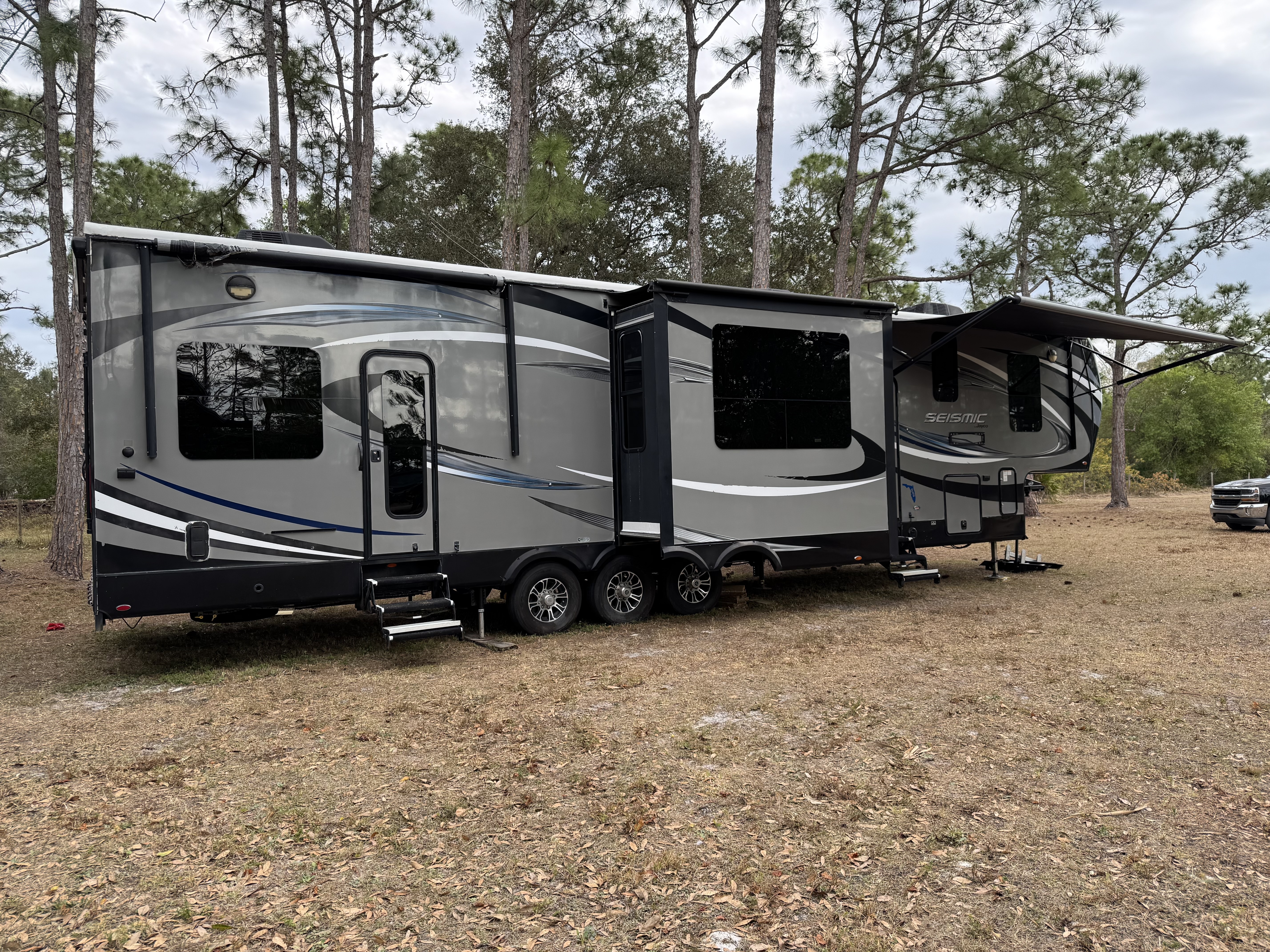 2017 Jayco SEISMIC 4114 RV