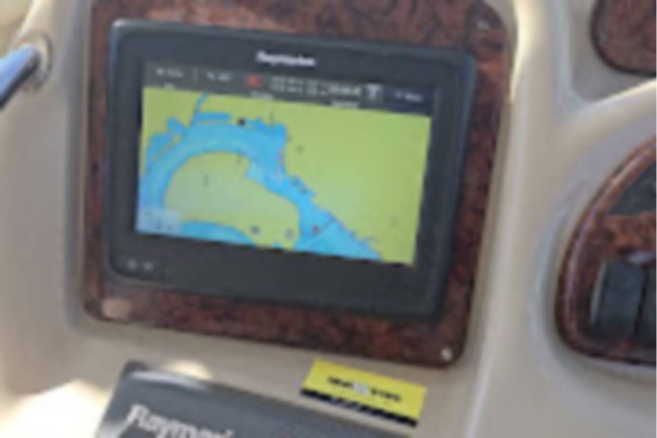 A photo of this 2004 Sea Ray 340 Sundancer