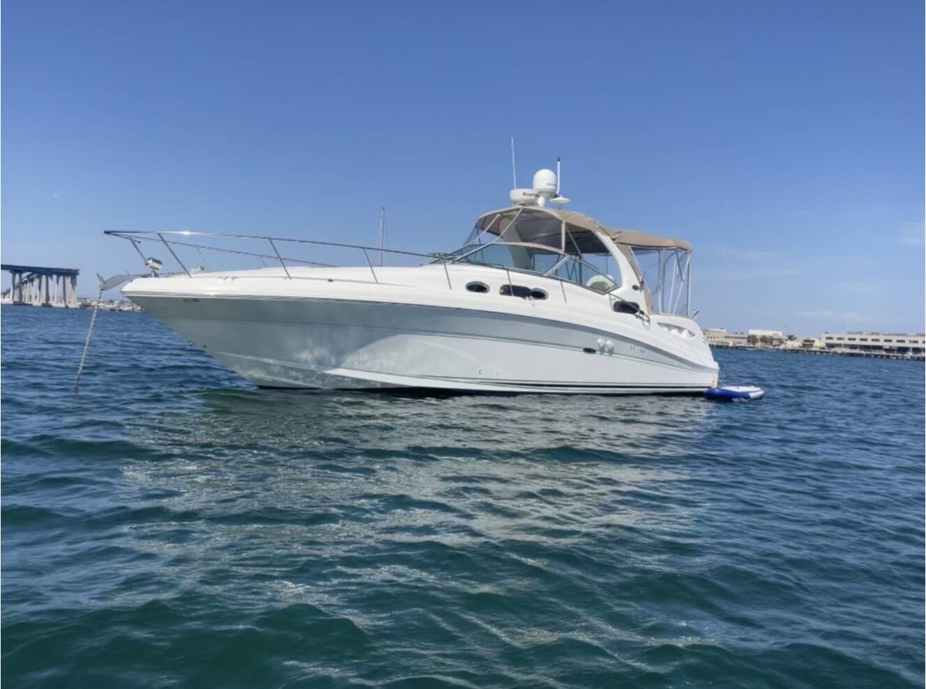 A photo of this 2004 Sea Ray 340 Sundancer
