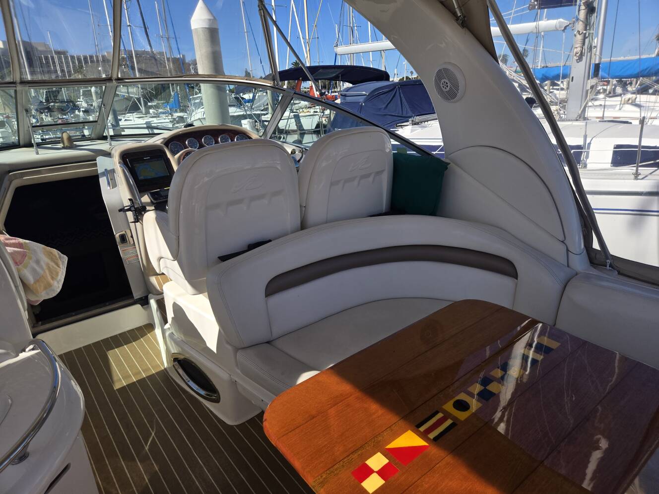 A photo of this 2004 Sea Ray 340 Sundancer