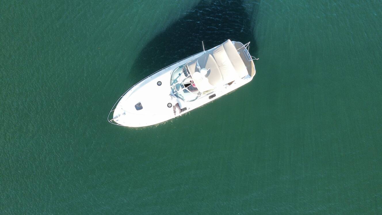 A photo of this 2004 Sea Ray 340 Sundancer