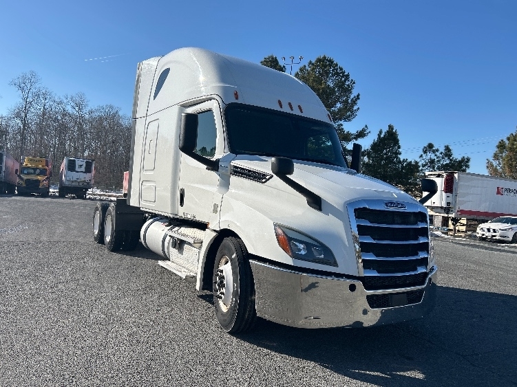 2020 FREIGHTLINER CASCADIA 126 in Fredericksburg, VA