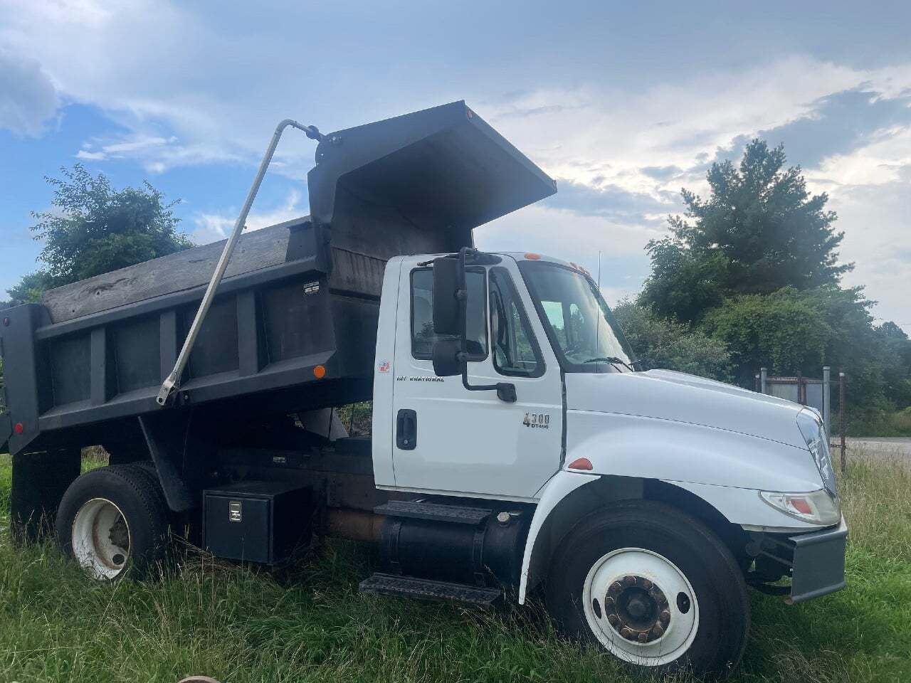 2003 INTERNATIONAL Dump Trucks