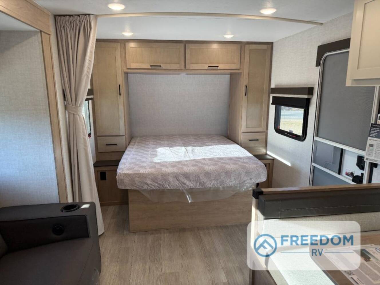 A photo of this 2026 Ember Rv E-Series 22MLQ