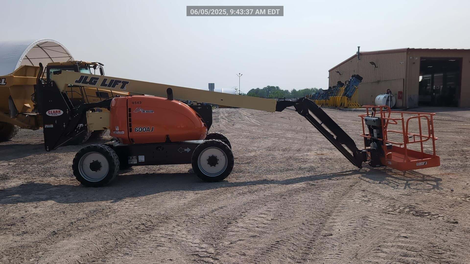 2025 JLG 600AJ Articulated Boom Lift