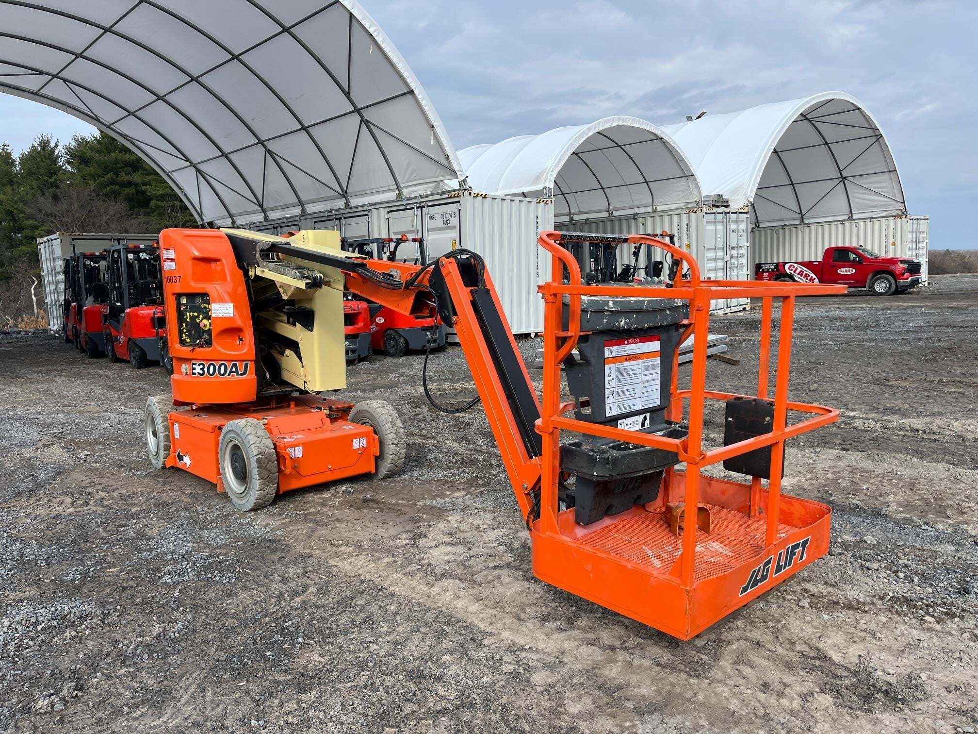 2013 JLG E300AJP Articulated Boom Lift