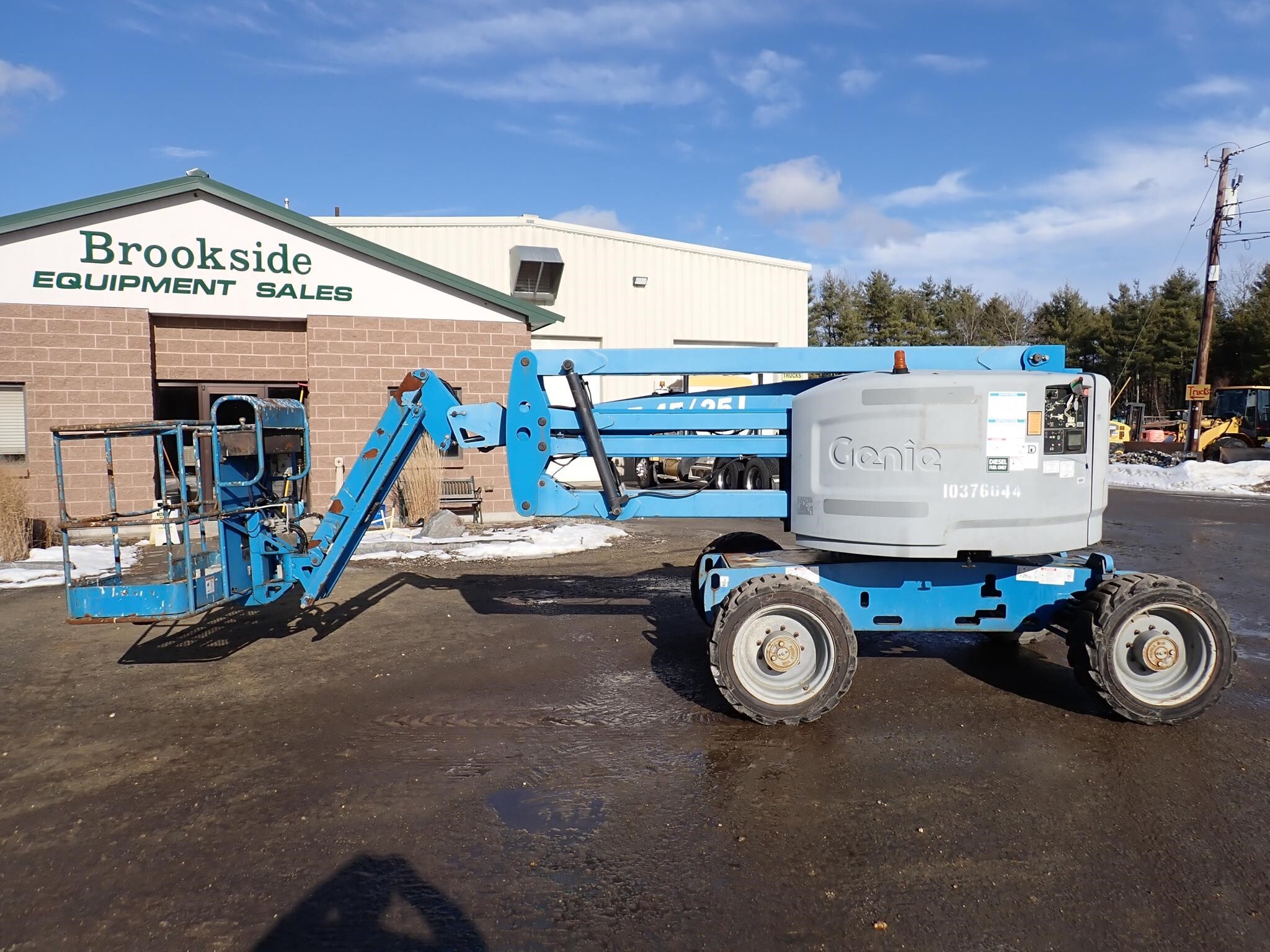 2015 GENIE Z45/25J Articulated Boom Lift