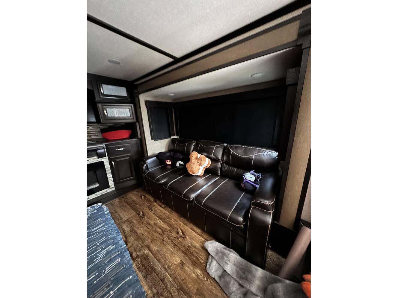 A photo of this 2017 Grand Design MOMENTUM 376TH