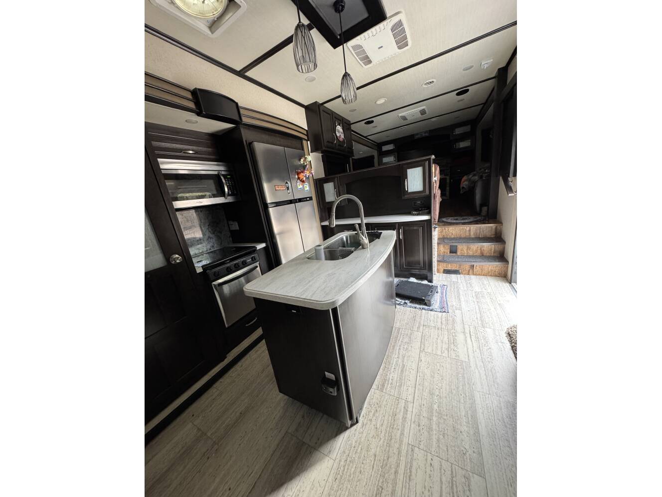 A photo of this 2017 Grand Design MOMENTUM 376TH