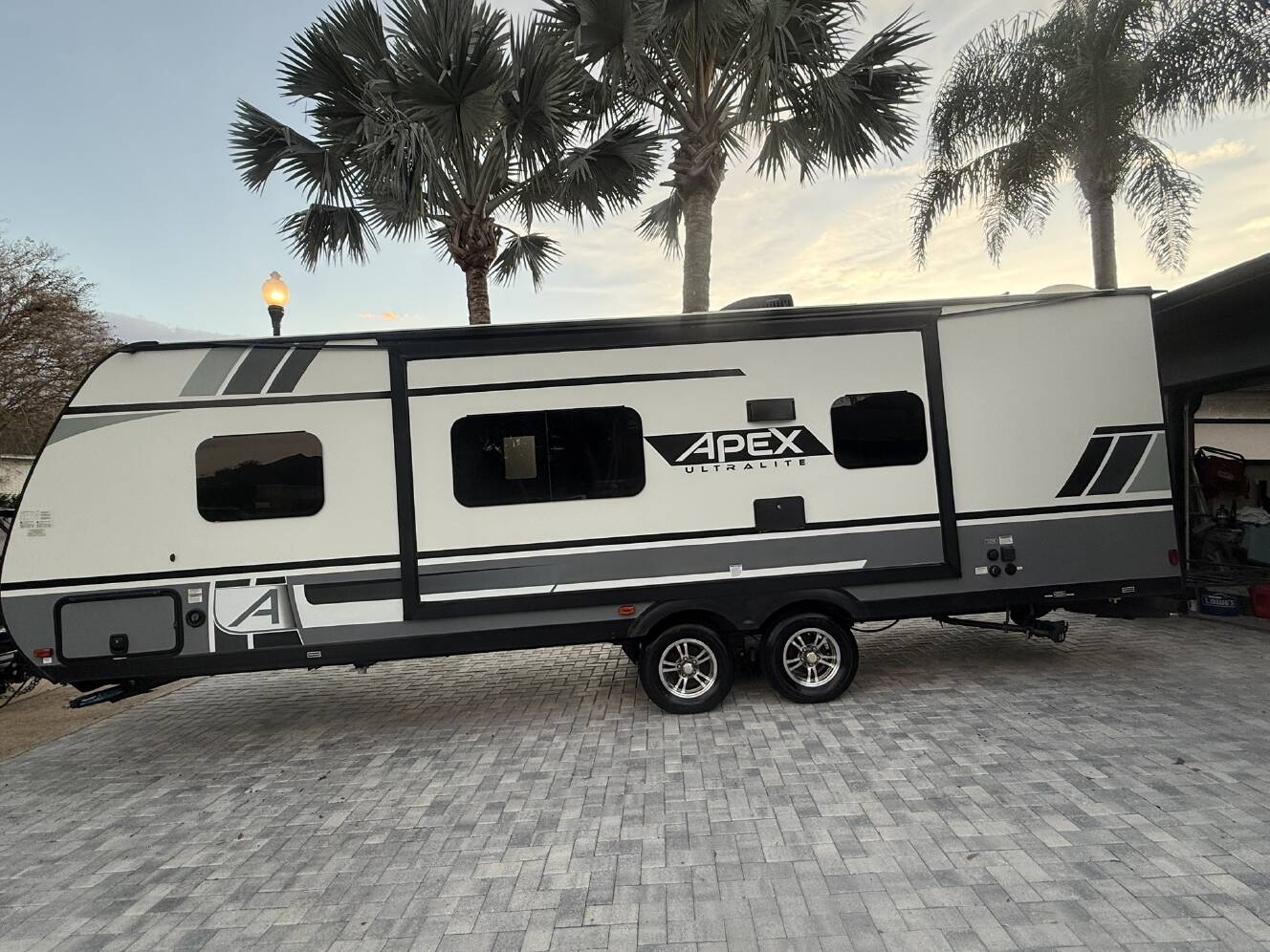 A photo of this 2021 Coachmen APEX ULTRA-LITE 251RBK