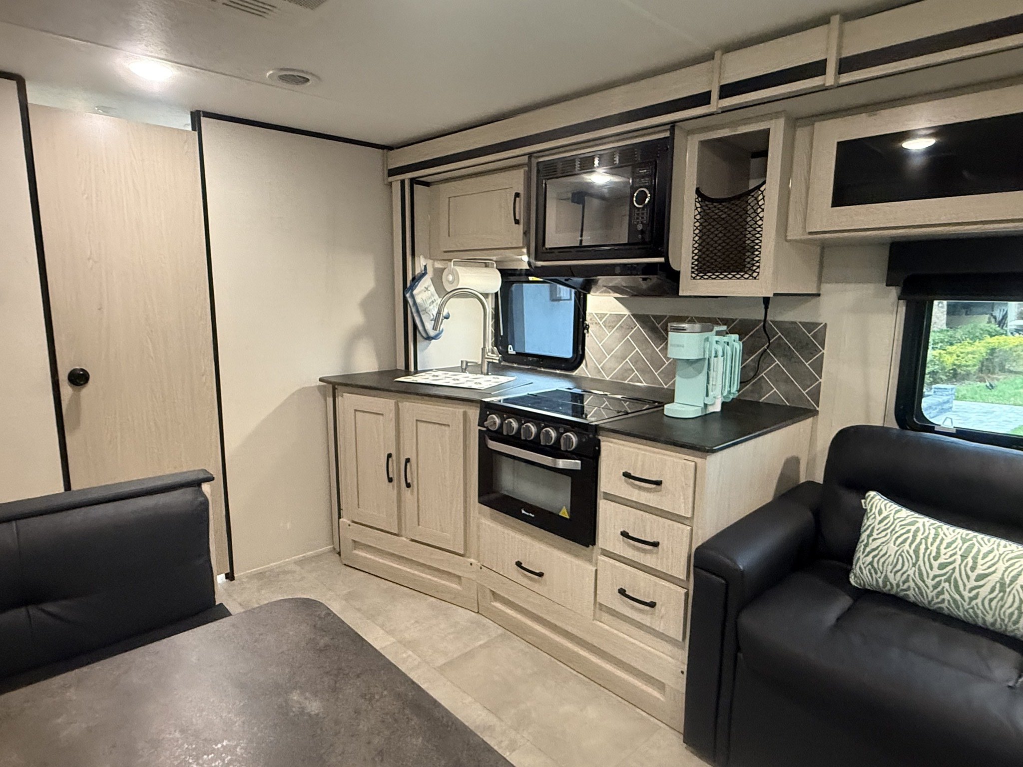 2021 Coachmen APEX ULTRA-LITE 251RBK in orlando FL