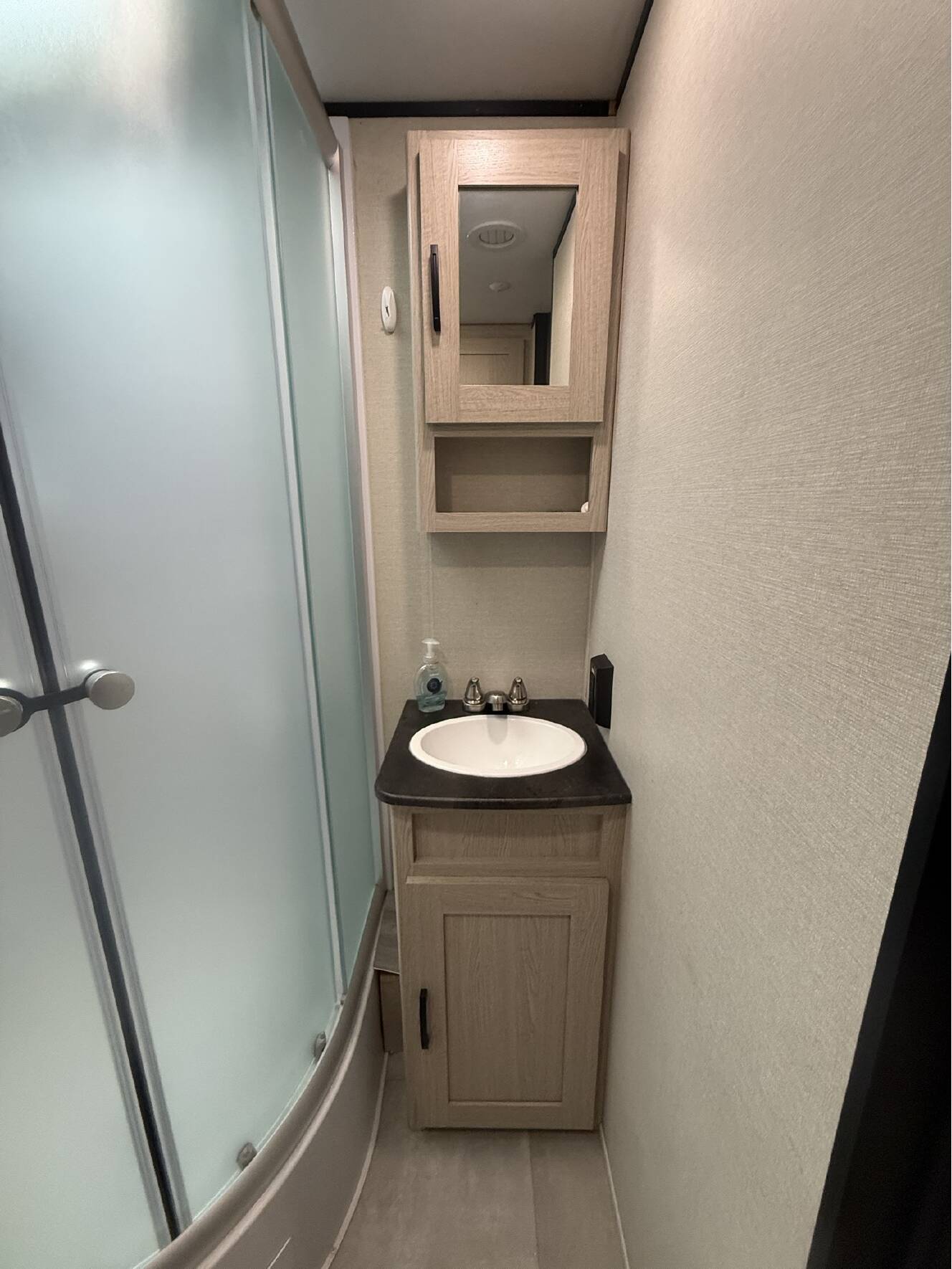A photo of this 2021 Coachmen APEX ULTRA-LITE 251RBK