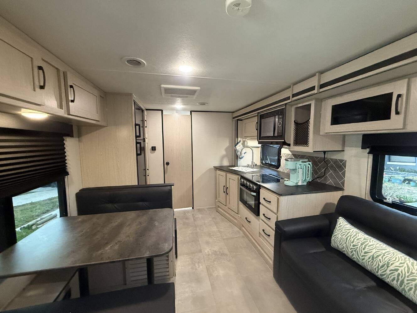 A photo of this 2021 Coachmen APEX ULTRA-LITE 251RBK