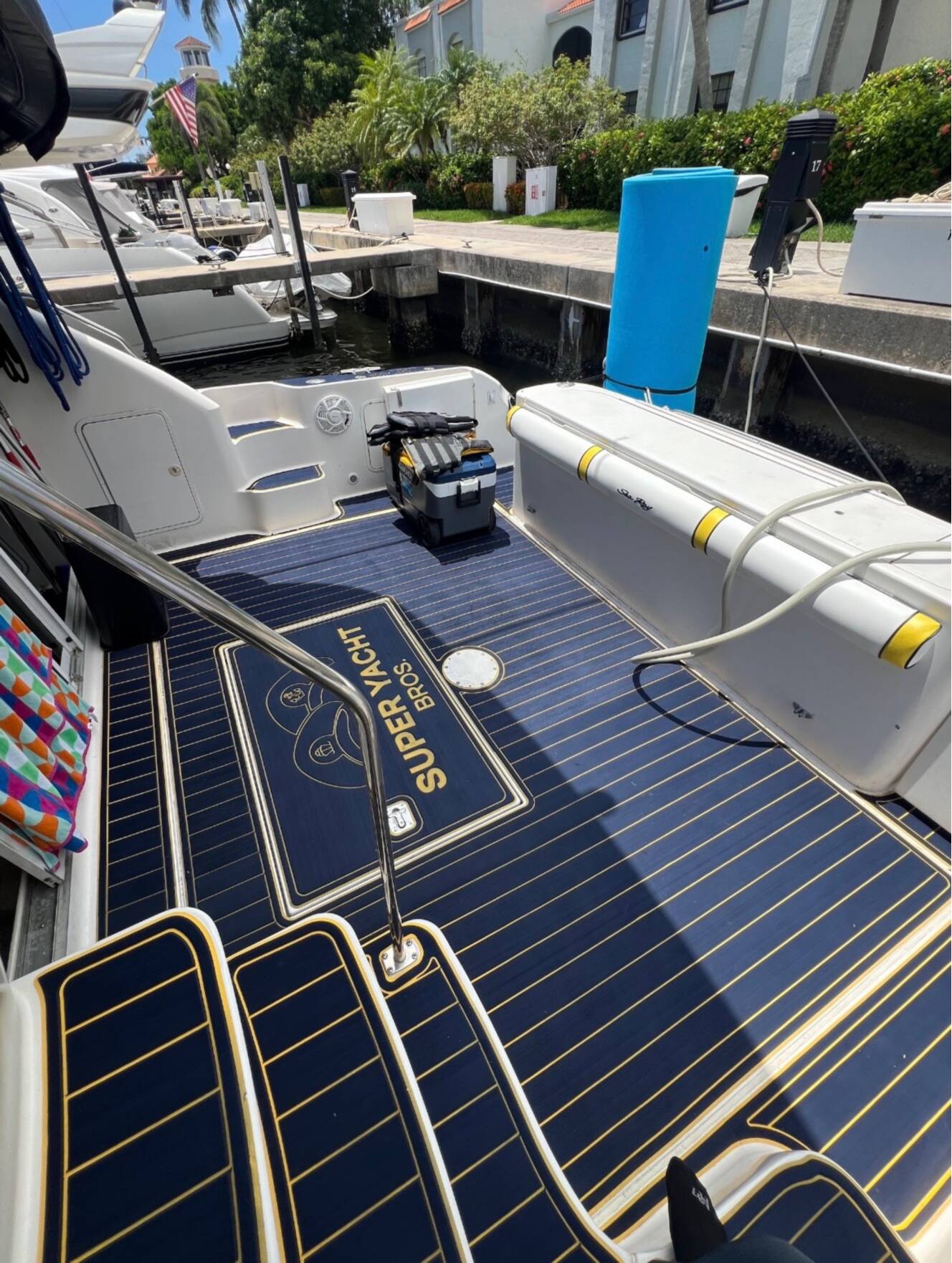A photo of this 2000 Sea Ray 450 EXPRESS BRIDGE