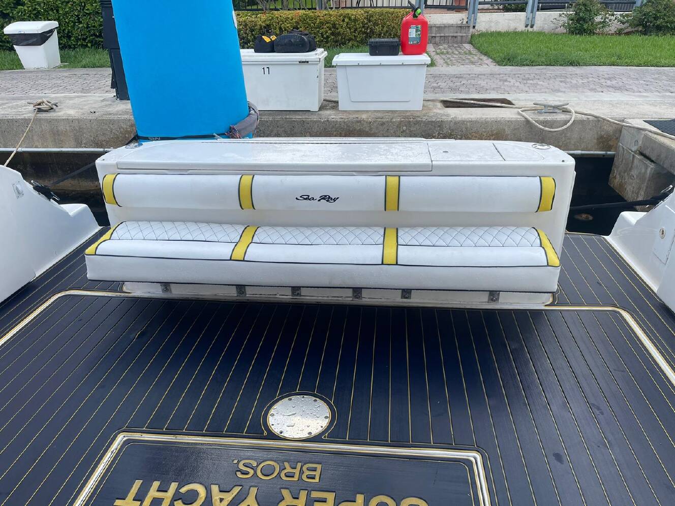 A photo of this 2000 Sea Ray 450 EXPRESS BRIDGE