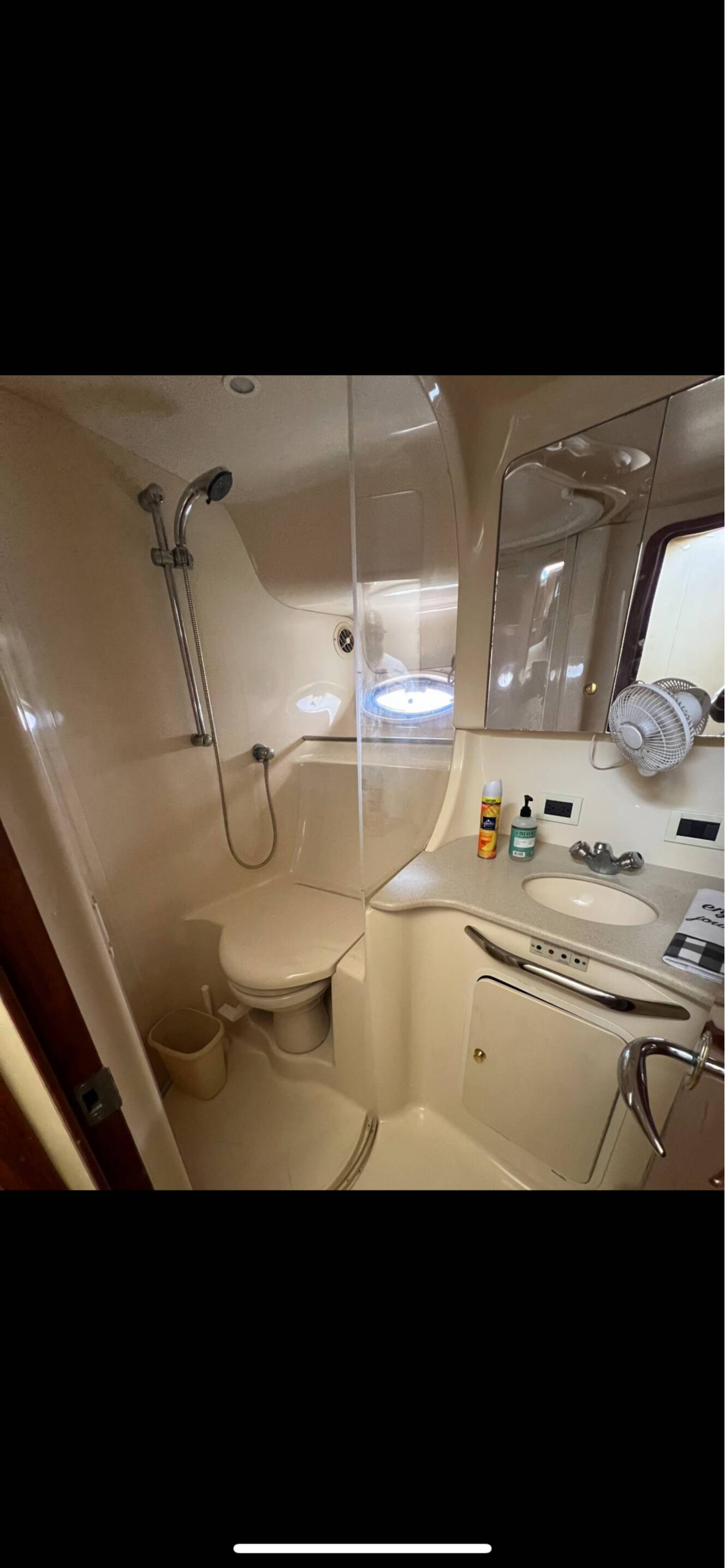 A photo of this 2000 Sea Ray 450 EXPRESS BRIDGE