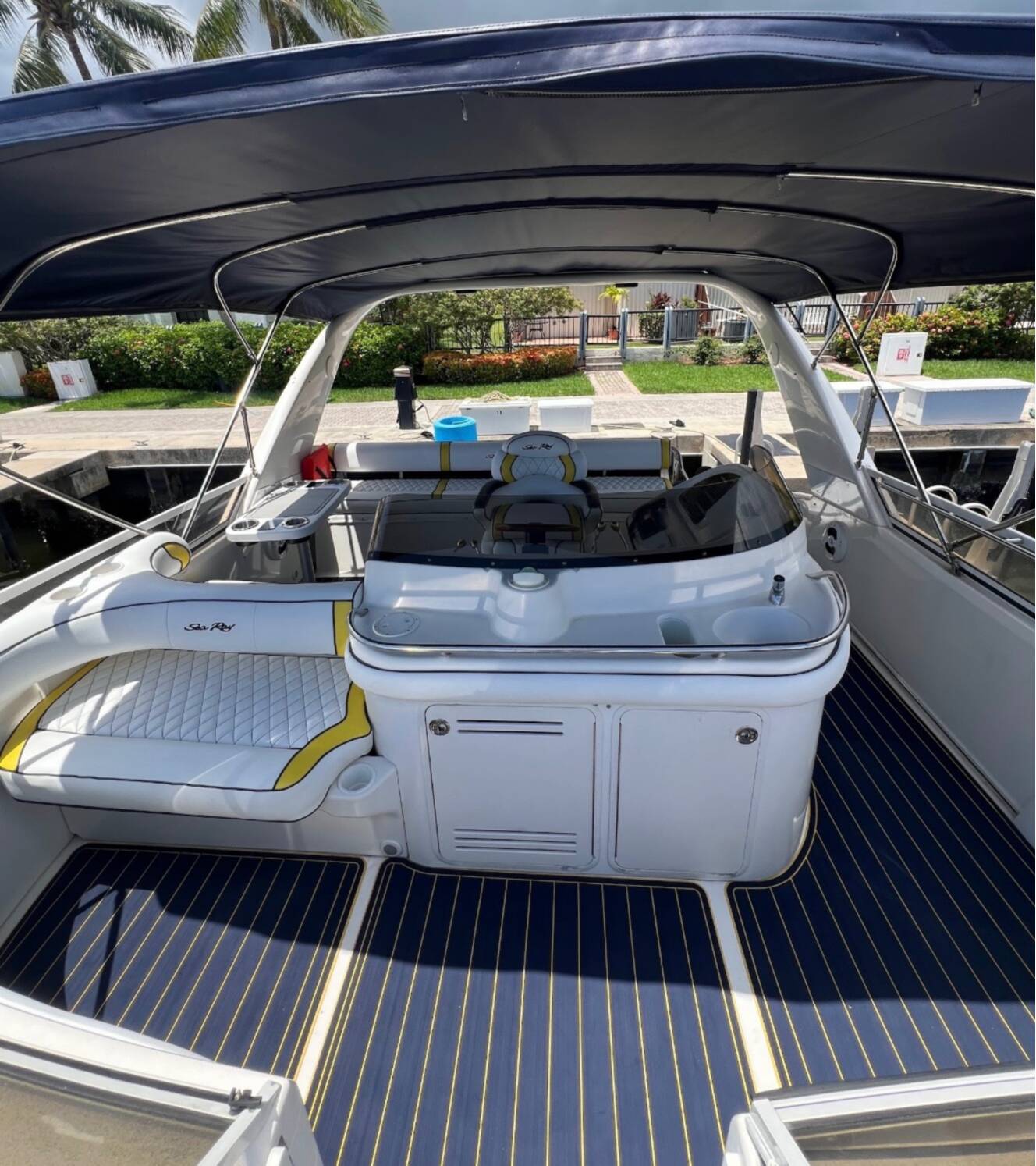 A photo of this 2000 Sea Ray 450 EXPRESS BRIDGE