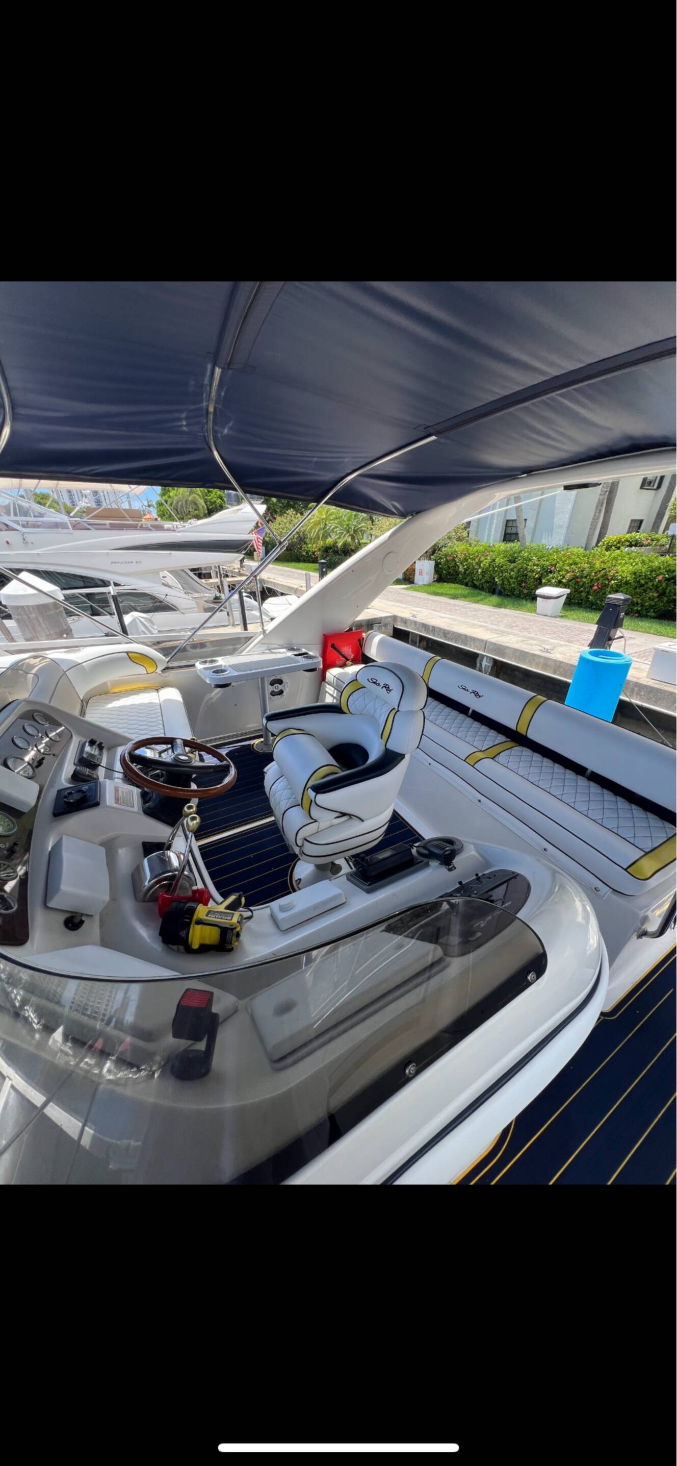 A photo of this 2000 Sea Ray 450 EXPRESS BRIDGE