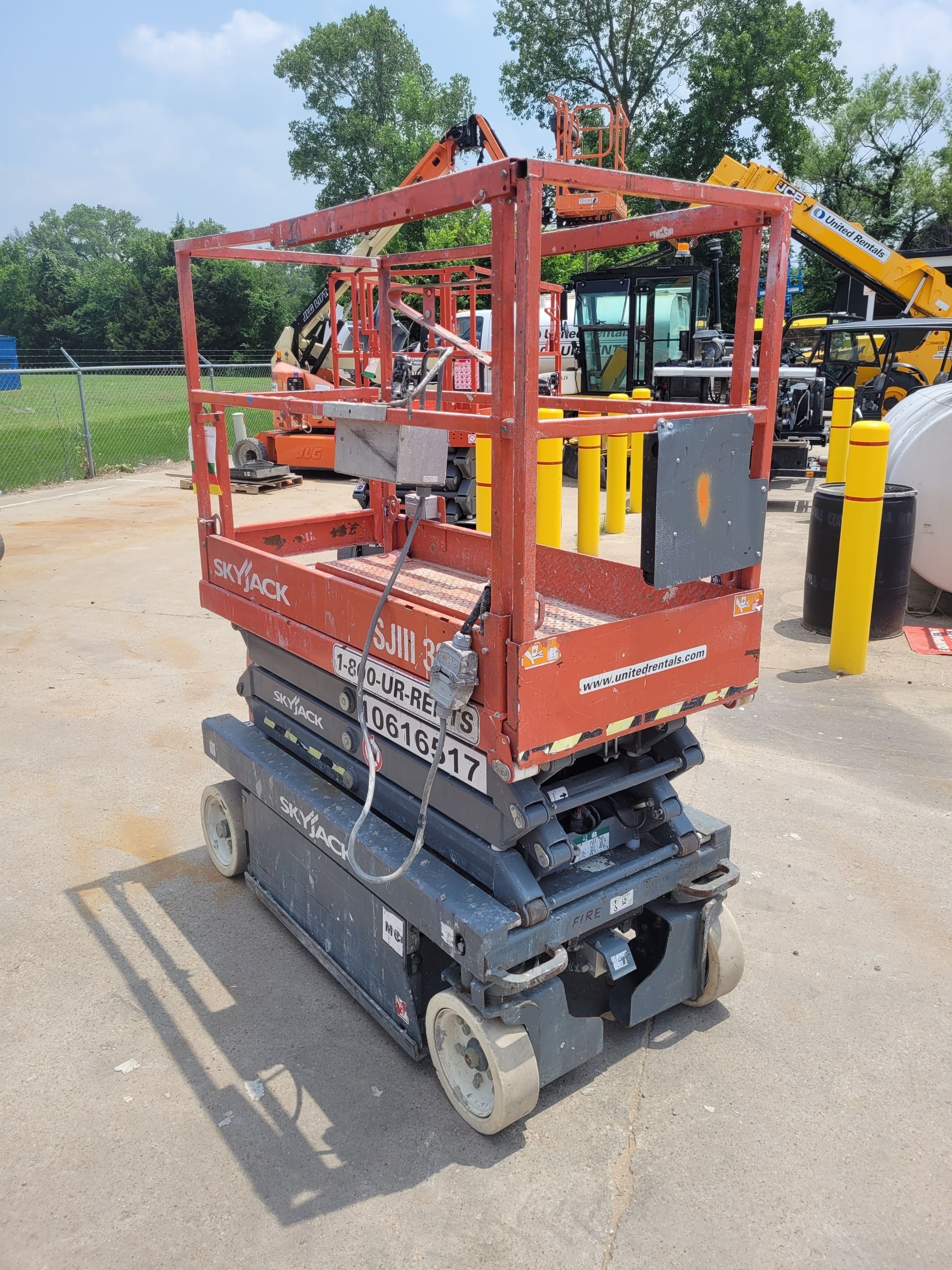 2017 SKYJACK SJIII3219 Scissor Lift in Fort Worth, TX