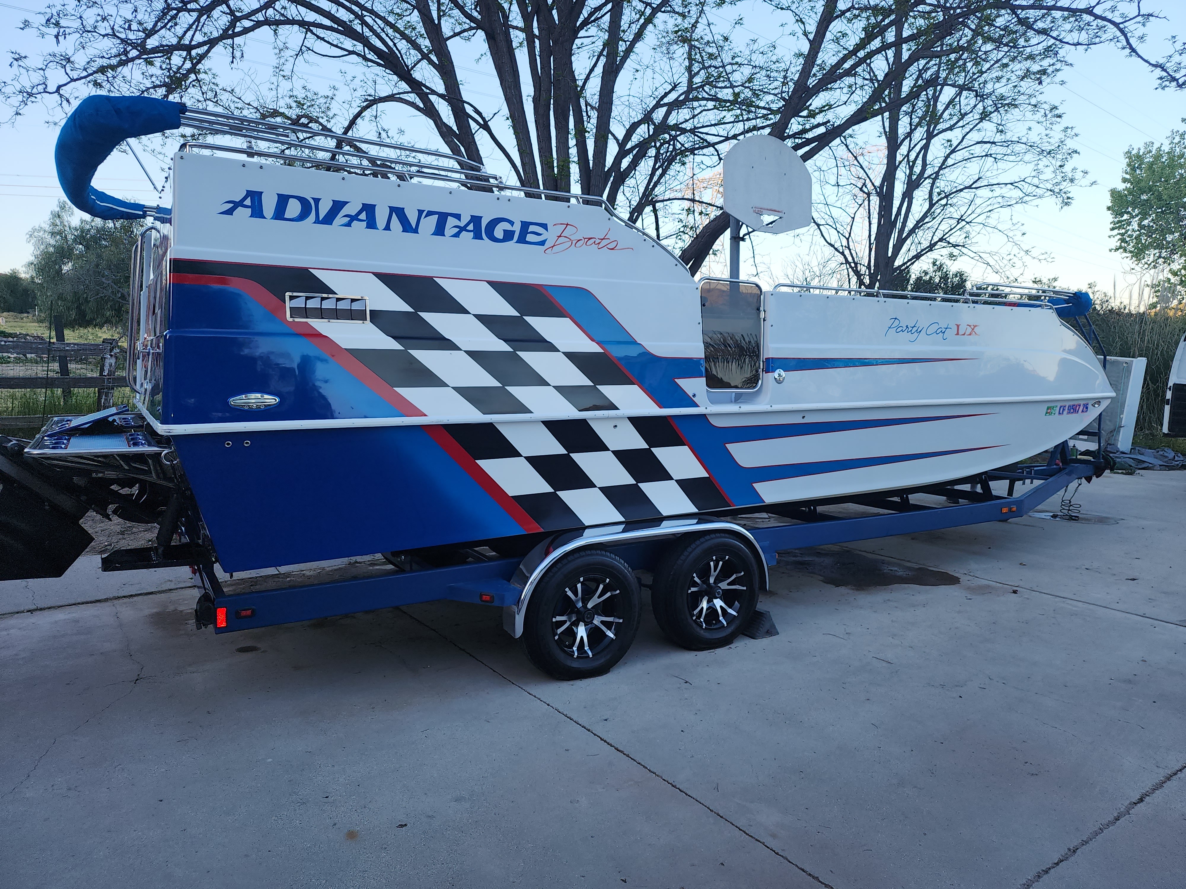 1999 Advantage Boats Party Cat Single Inboard Engine boat