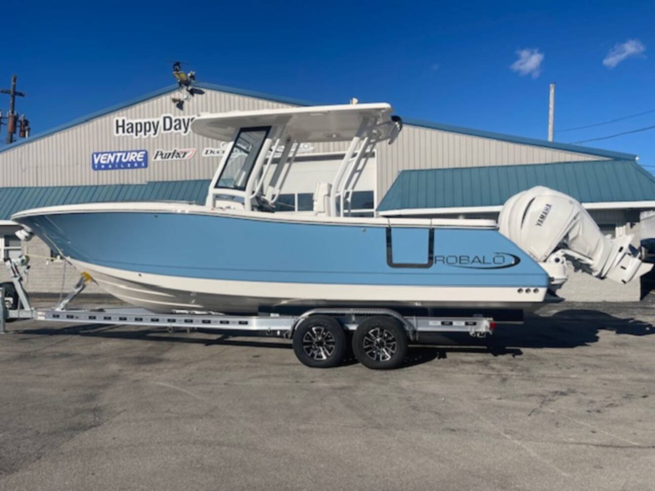 A photo of this 2026 Robalo R270 CC