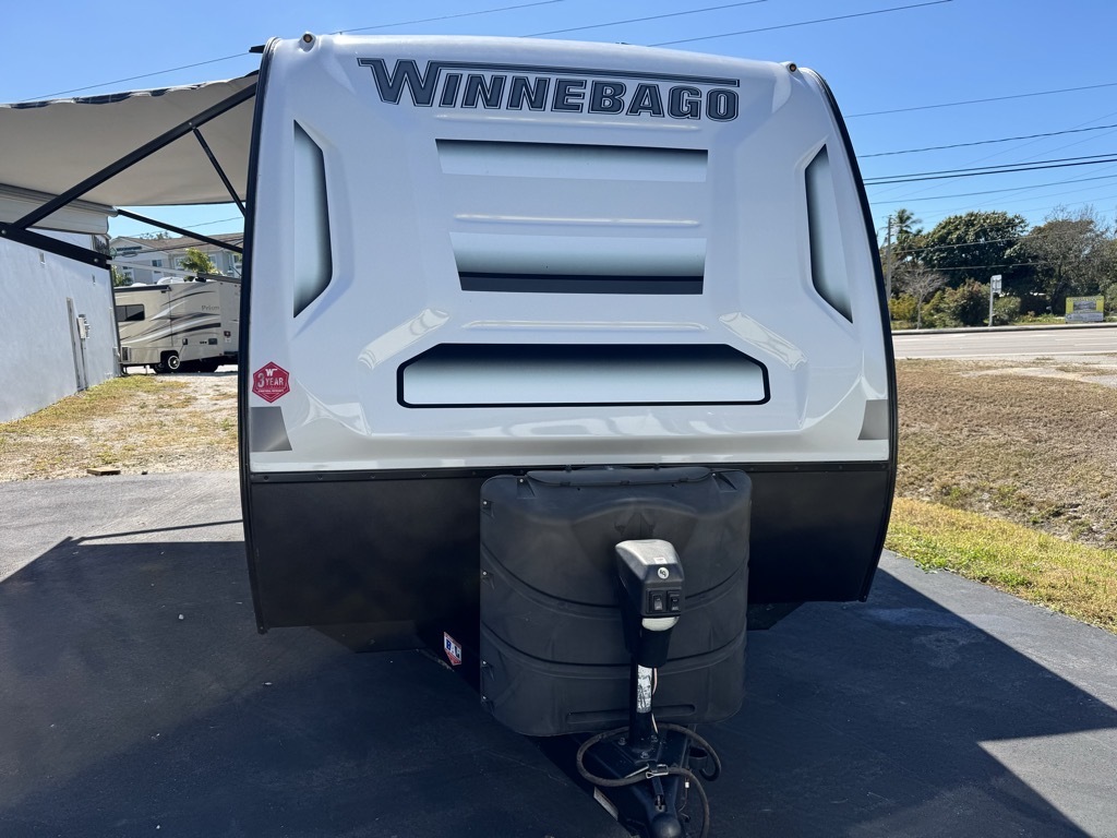 2022 Winnebago MICRO MINNIE 2108DS in naples FL
