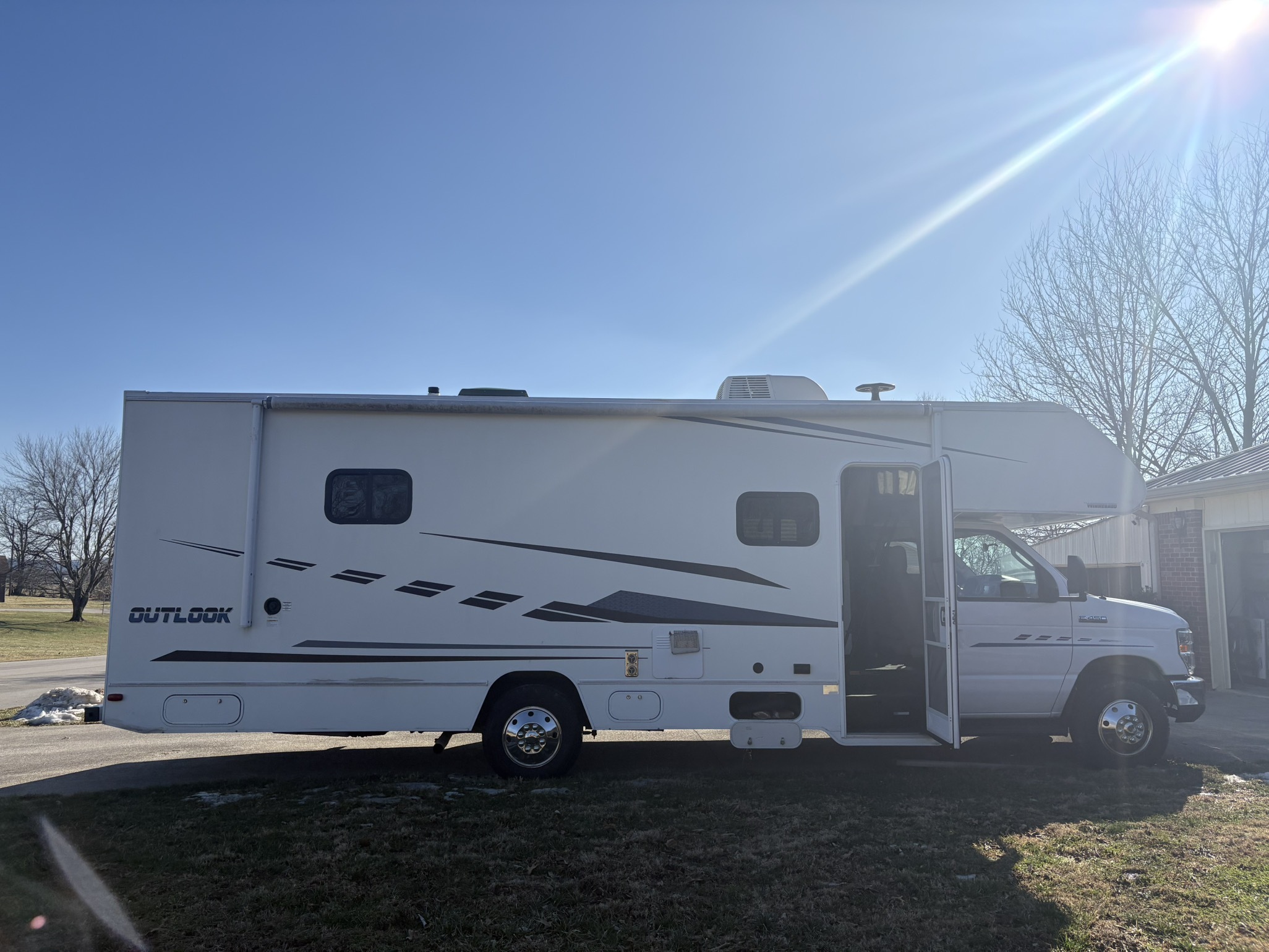 2019 Winnebago OUTLOOK 27D in richmond KY