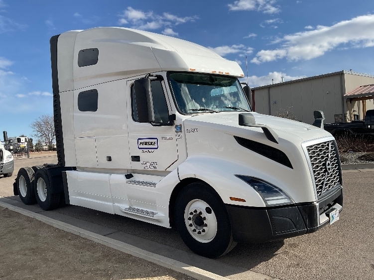2023 VOLVO VNL64760 in Aurora, CO