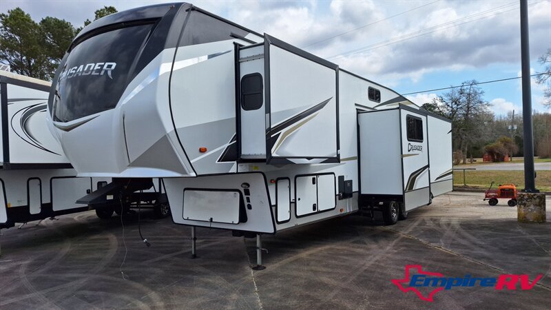 2022 Forest River Crusader 382MBH in liberty TX