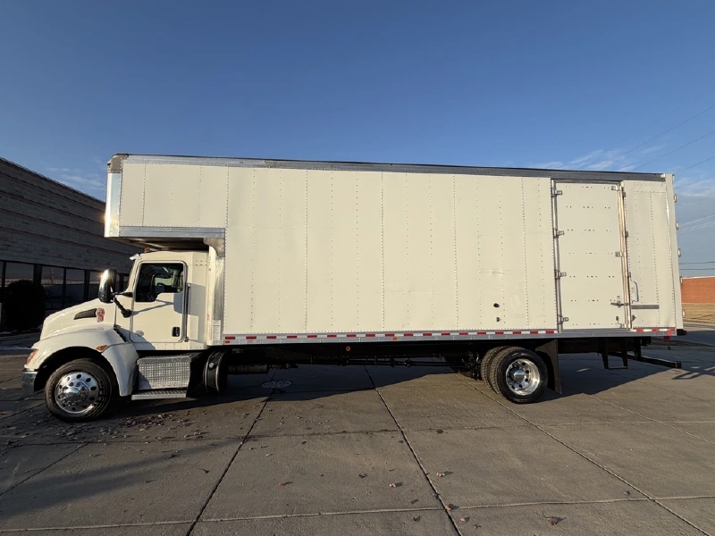 2022 KENWORTH T270