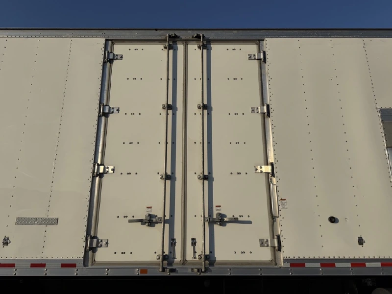 2022 KENWORTH T270