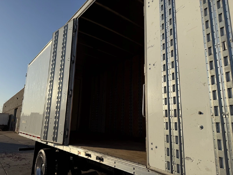 2022 KENWORTH T270