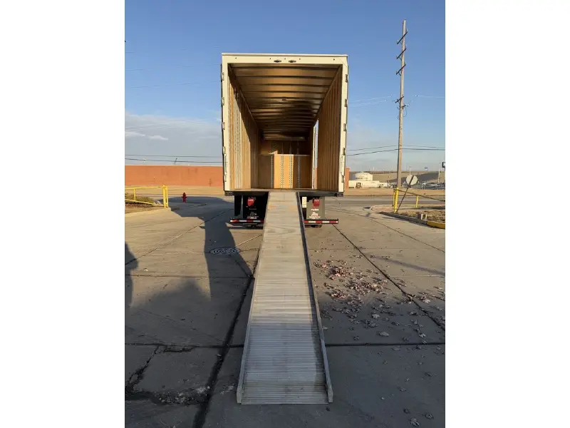 2022 KENWORTH T270