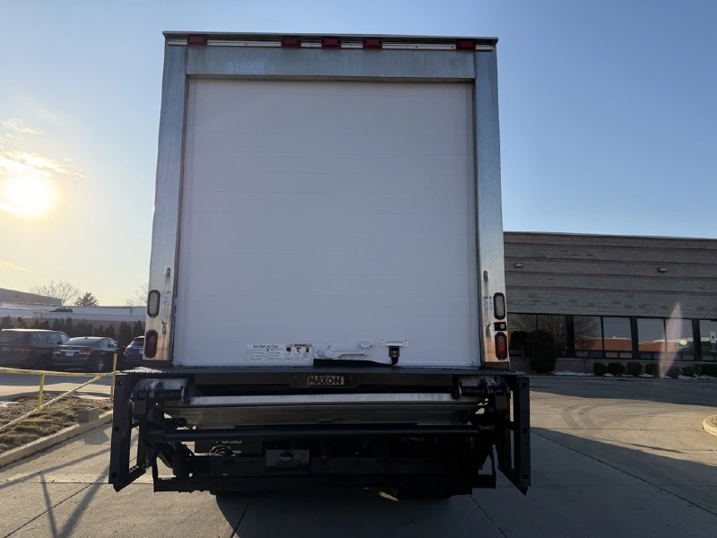 2015 FREIGHTLINER BUSINESS CLASS M2 106
