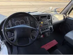 2015 FREIGHTLINER BUSINESS CLASS M2 106