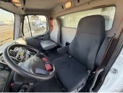 2015 FREIGHTLINER BUSINESS CLASS M2 106