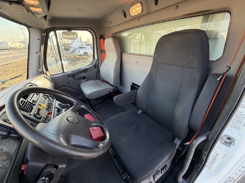 2015 FREIGHTLINER BUSINESS CLASS M2 106