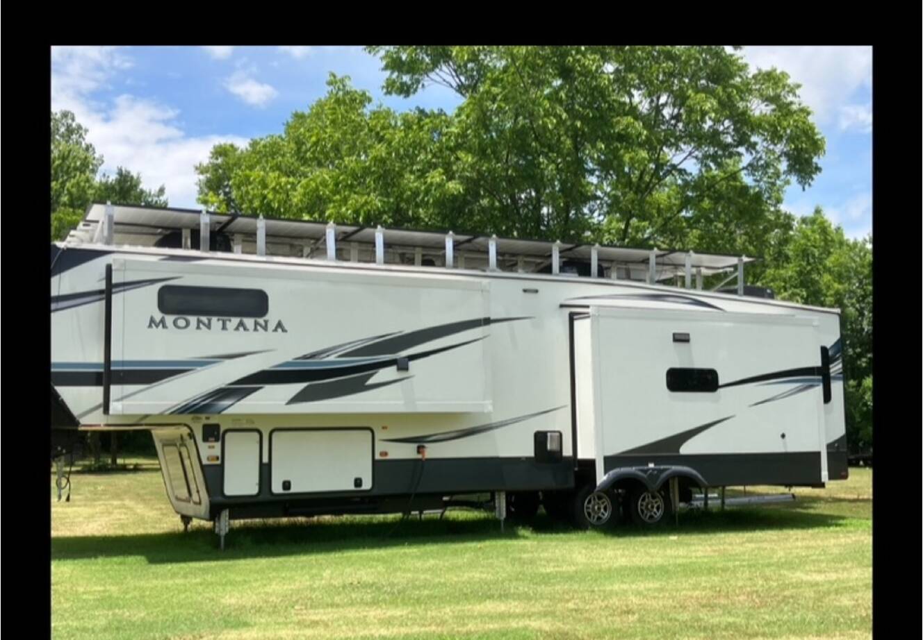 A photo of this 2021 Keystone MONTANA 3813MS