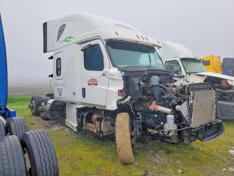 2019 FREIGHTLINER CASCADIA 126 in Sacramento, CA