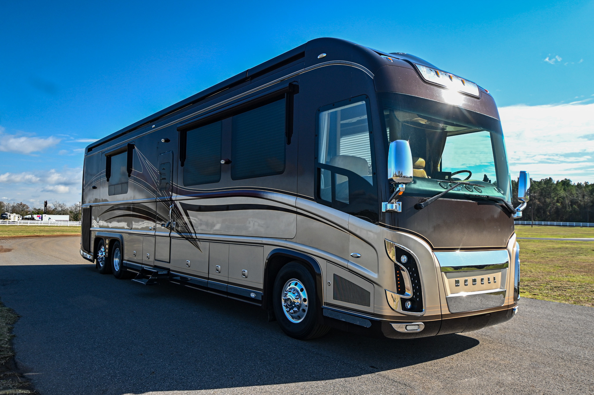 2011 Newell Coach QUAD SLIDE RV