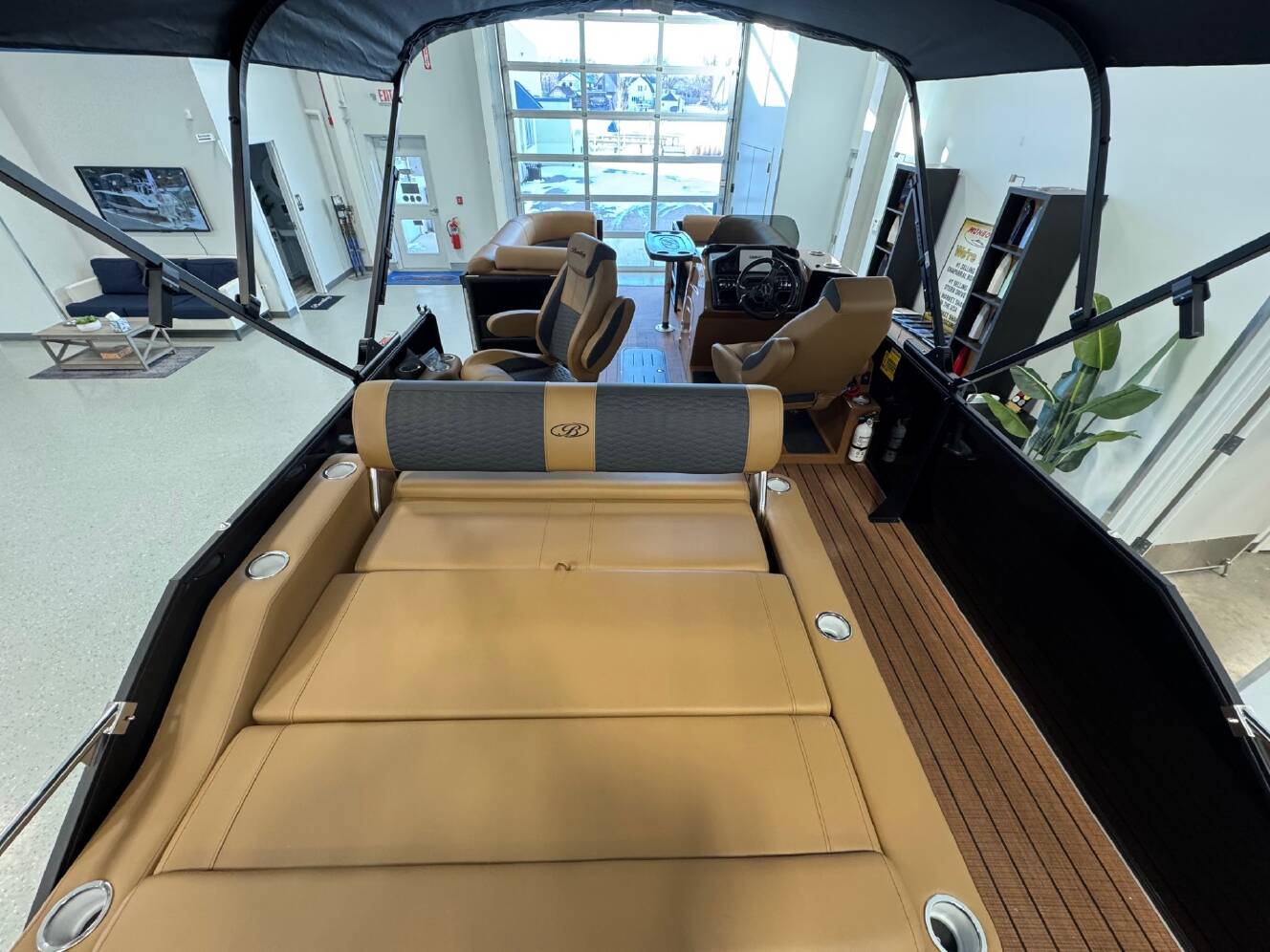A photo of this 2026 Bentley ELITE 223 SWINGBACK