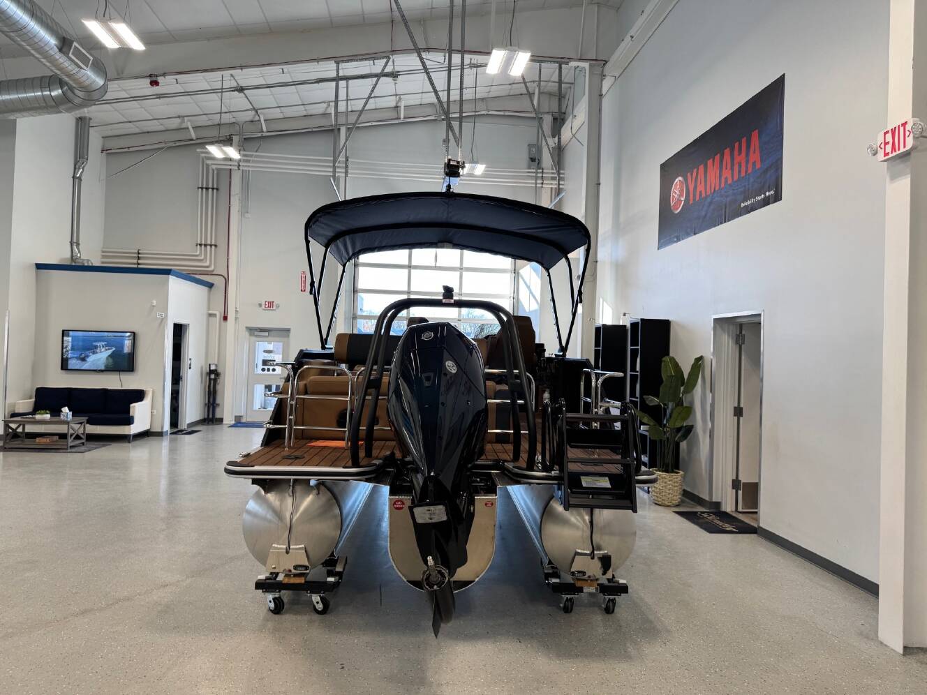 A photo of this 2026 Bentley ELITE 223 SWINGBACK