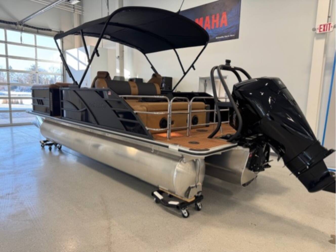 A photo of this 2026 Bentley ELITE 223 SWINGBACK