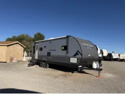 2023 COACHMEN CATALINA SUMMIT SERIES 231MKS