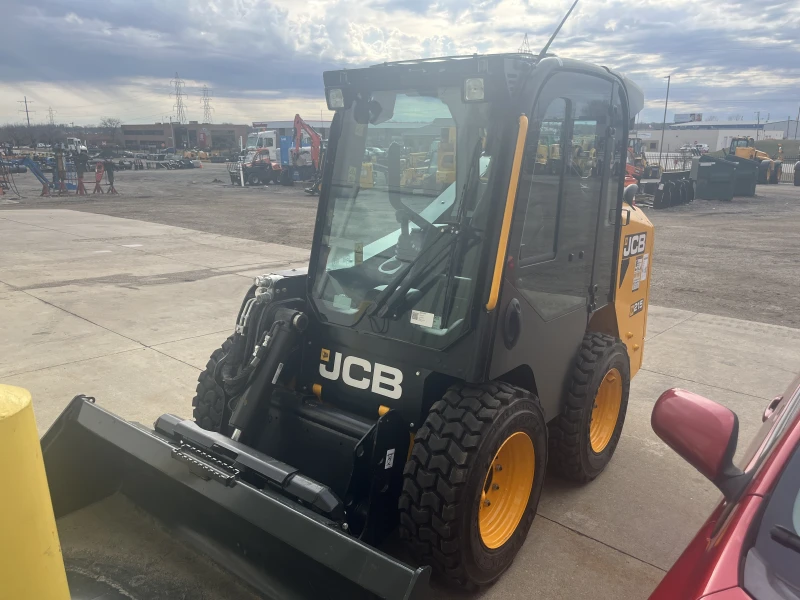 2023 JCB 215